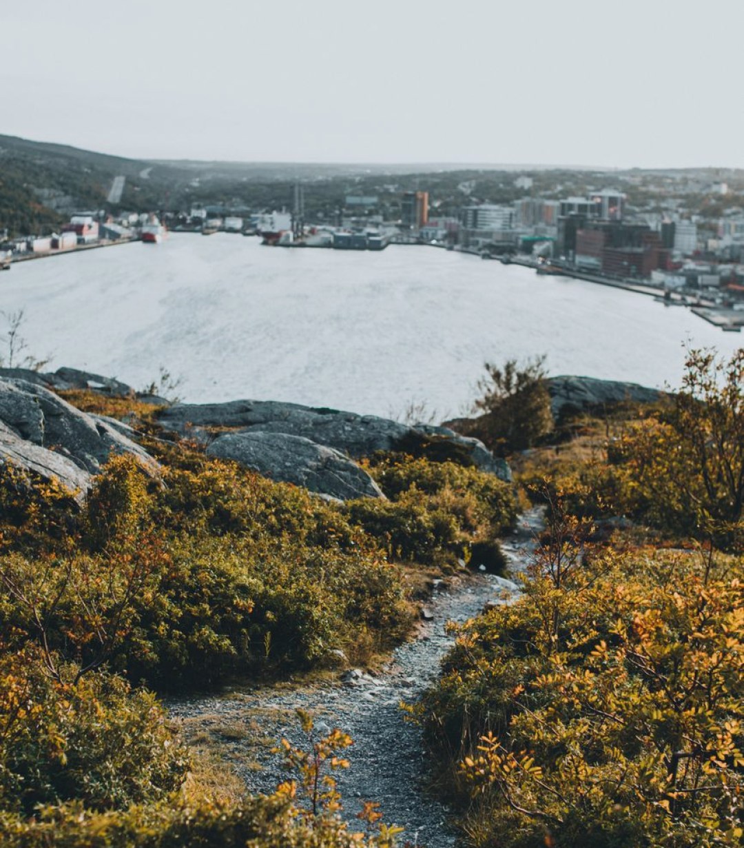 How to Plan an Autumn Lakeshore Day Trip Without the Guesswork